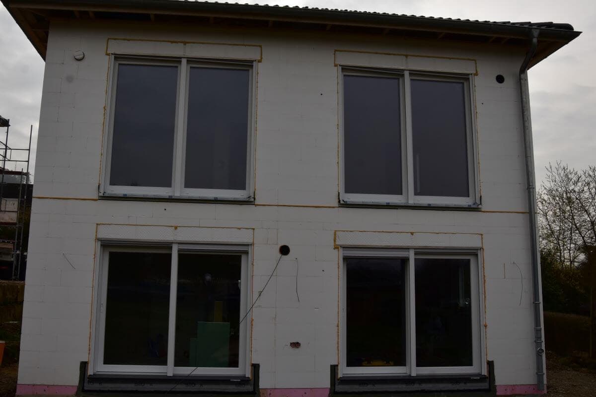 Ein Duotherm Wandaufbau. Zu sehen ist die äußere Dämmung.