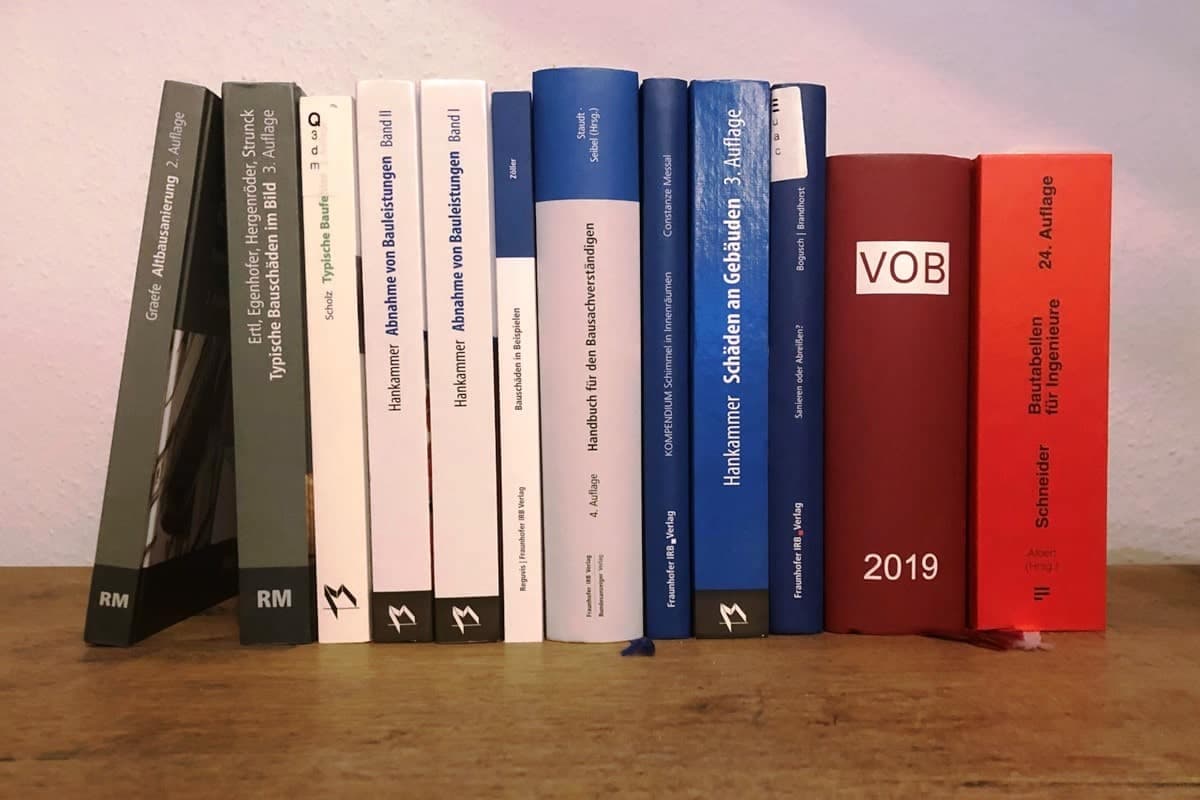 Titel-Bauwissen-min Bauwissen aufgereiht als Bücher - Foto: T. Möller